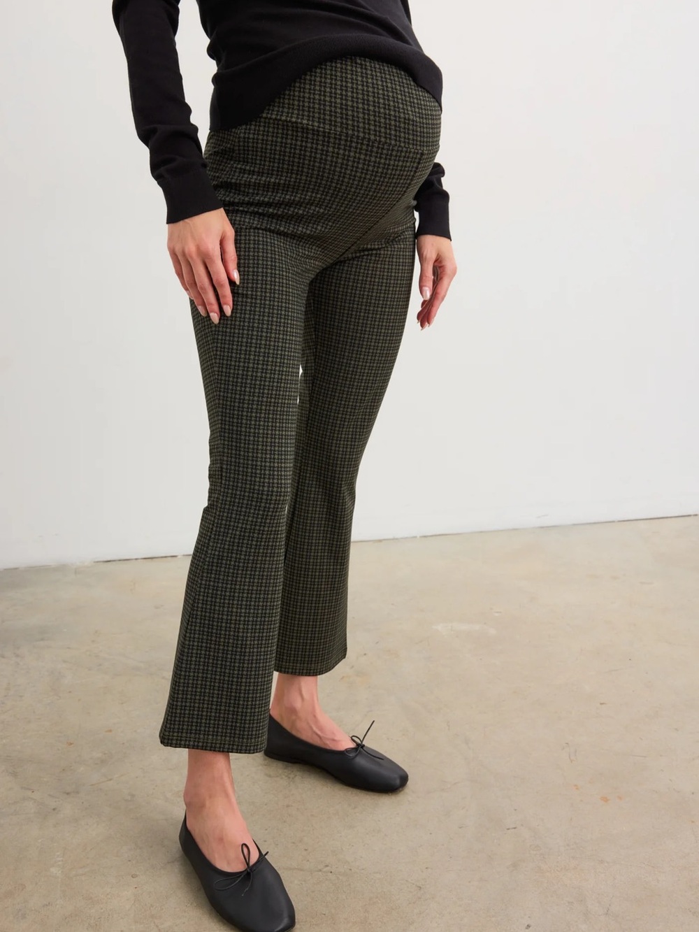 Hatch The Bodyflex Crop Flare in Basil Multi